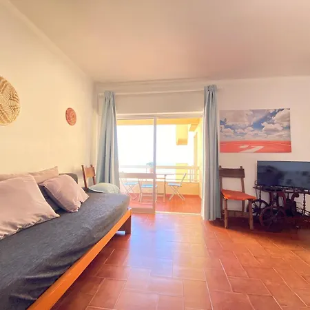 Rocha Front House דירה