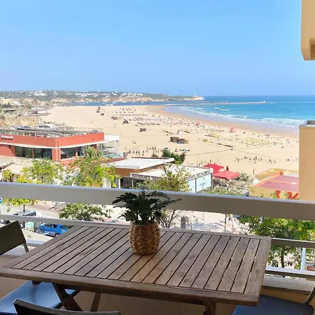 Apartment Rocha Front House *